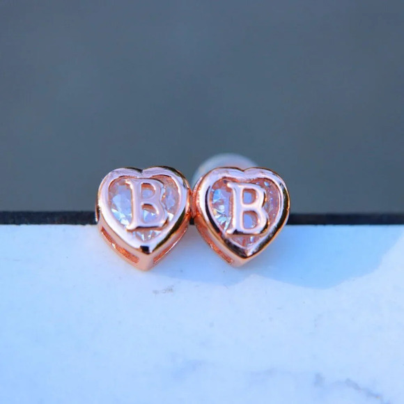 GIFT 💝HEART INITIAL ROSE GOLD EARRINGS WOMEN TEEN GIRLS MOM DAUGHTER, ELDM153RG